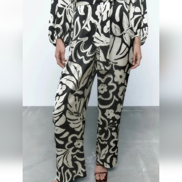 ZARA * SATIN LONG PRINT JUMPSUIT - Picture 8 of 11